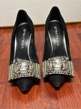STRATEGIA Black Pointed-Toe Pumps with Crystal Buckle